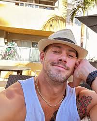 Jason Snodgrass (@jason.snod) • Instagram photos and videos