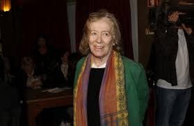 Desta vez, o 'alvo' foi maria do céu guerra, a atriz que ganhou o prémio de mérito e excelência na última edição dos globos de ouro, que se realizou no domingo, 29 de setembro, no coliseu dos recreios, em lisboa. Caras Maria Do Ceu Guerra Merito Para Uma Vida Dedicada A Amar A Representacao