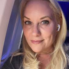 Amanda Vega's Instagram, Twitter & Facebook