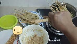Rasanya gurih dan paling enak kalau dinikmati saat hangat. Cara Membuat Sempol Ayam Untuk Jualan