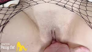 Tied Teased and Fucked دختره رو بسته به تخت هر بلایی میخواد سرش میاره و آبشو