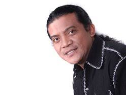 C em sewu kuto uwis tak liwati f c g sewu ati tak takoni c em nanging kabeh podo ra ngerteni f c g lungamu neng endi am f pirang taun anggonku nggoleki c g c seprene durung biso nemoni. Profil Didi Kempot Daftar Chord Gitar Dan Lirik Lagu Didi Kempot Chord Gitar Indonesia Kumpulan Kunci Gitar Musik Indonesia Dan Mancanegara