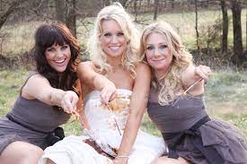Caroline Bryan Trash The Dress Southern Style Wife To Luke Bryan Luke Bryan Wife Luke Bryan Concert Luke Bryan Fan