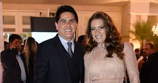Caio césar ignácio cardoso de melo ( rio de janeiro , 28 de setembro de 1988 — rio de janeiro, 30 de setembro de 2015 ) foi um ator , dublador e policial militar brasileiro, mais conhecido por ser a voz oficial dos personagens harry potter e diego bustamante em rebelde. Cesar Filho Foi Acompanhado Da Mulher Elaine Mickely Em Jantar Solidario Do Instituto Ressoar Purepeople