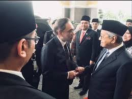 Born 10 august 1947) is a malaysian politician who has twice served as leader of the opposition. A Brief History Of Tun Mahathir And Anwar Ibrahim S Strange Relationship