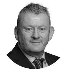 Carlos Bock's Instagram, Twitter & Facebook