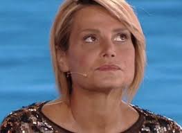 Simona ventura commenta le ultime vicende amorose di belen rodriguez. Dramma Per Simona Ventura La Confessione Choc E Sul Lastrico Non Arriva A Fine Mese Ecco Che Fine Hanno Fatto Tutti I Soldi Fan Increduli Piu Donna