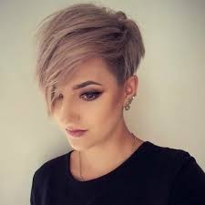 The pixie cut is one of the most common hairstyles when mentioning about short haircuts. Pin On Minimalist Street Style