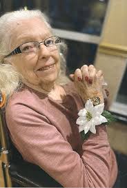 Personalize tribute for Doris Christine Roy