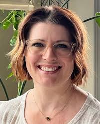 Melissa Cantwell's Instagram, Twitter & Facebook