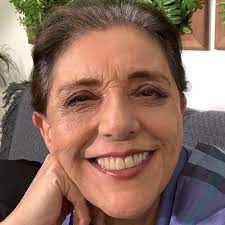 Mineira, ou mineiroca, capricorniana convicta, com o coração e a razão divididos entre o atlético mineiro e o flamengo, jornalista desde sempre e para sempre. Leda Nagle No Natelinha Ultimas Noticias Biografia Polemicas E Mais