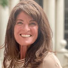 Anne Kunath's Instagram, Twitter & Facebook