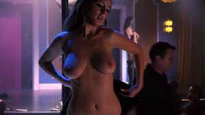 Following karen's move to new york, hank moody does his best to raise his daughter becca by himself. Eva Amurri Nude Californication S03 2009