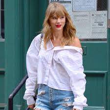 Swift slipped onto the golden globes red carpet almost undetected shortly before the show began. Is Taylor Swift S New Hair Color A Hint About Her Secret Project Release Vogue