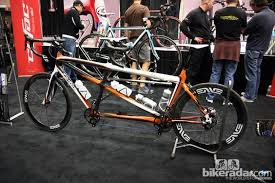 cyfac showed off this ultralight carbon fiber road tandem サイクリング ランドナー ドナー