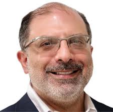 Henry Kronfle Kozhaya đã thêm một...