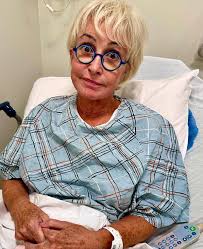 Get this knee checked ✔️…welcome to the cracking knee for me. The joy of  getting younger lol 😂 #trendingreels #everyone #highlights #followers