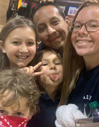 Holly Hipp and Edgar Mesa 's Wedding Website