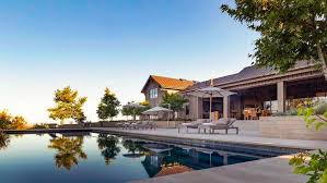 25 5m Mountaintop Retreat In Napa Is The Pinnacle Of Contemporary Style House Plans Mansion Real Estate Mansions