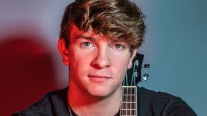 Neil Troost's Instagram, Twitter & Facebook