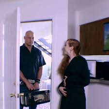 Amateur Housewife Seduce Plumber - XXX BULE