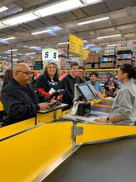 Stockton teacher collects thousands of dollars for Thanksgiving turkeys