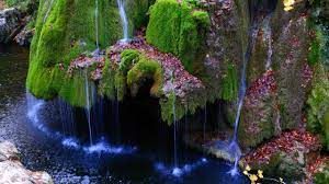 Se află în valea minişului, între localităţile anina şi bozovici, la circa 450 km de bucureşti. Cascada Bigar 4k Video Youtube