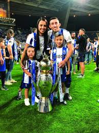 Segundo o especialista em mercado, gianluca di marzio, a roma está interessada na contratação do médio do fc porto hector. El Llego A Casa Y Viendome A Los Ojos Me Dijo Esposa De Hector Herrera Tvynovelas Mexico