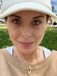 Elizabeth Paolini's Instagram, Twitter & Facebook