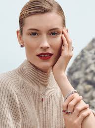 INSPIRATION The Amazon Delta becomes visible in a cocktail ring INNOVATION  Exciting news from Lucerne TRADITION Gübelin opens a