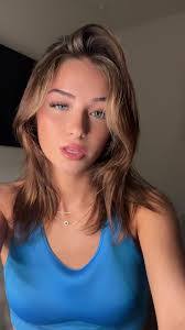 Grace Rowell's Instagram, Twitter & Facebook