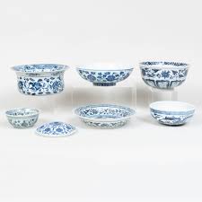 Their most popular blue and white bowl set! Six Asian Porcelain Blue And White Bowls And A Cover Sold At Auction On 6th September Bidsquare
