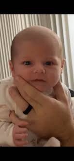 Is anyone able to remove my hand from this photo? Please and thank you🫶🏻 