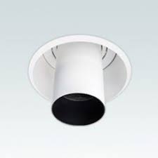 The multimeter says there's 120v, but the bulb doesn't illuminate. Formalighting Modern Recessed Lighting Fixtures Trim Trimless