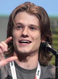 Lucas daniel till was born in fort hood, texas, to dana lyn (née brady) and john mark till, a lieutenant colonel in the army. Lucas Till Wikipedia