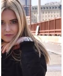 Morgan Ashley Absher｜H&Mのテーラードジャケットを使ったコーディネート