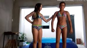 Quem vestir mais roupa vence! Desafio Da Piscina Challenge Pool Best Friends 13 Desafio Da Piscina Desafios Piscina