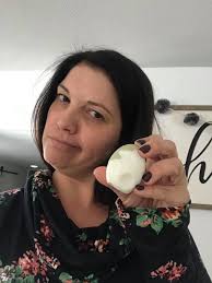 Literally EVERYONE knows this simple hack for perfectly peeled hard-boiled  eggs. How come you don't know?? That was my friend's reaction when I showed  him my not-so-perfectly peeled eggs 🤣 He is