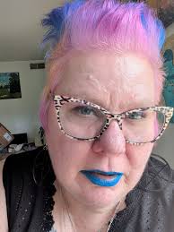 Golfer prepares for a challenging day