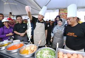 Siapa sih yang dapat nolak 'beni junior', katanya mesra. Dalam Negara Pukul Anggota Rela Zahid Arah Datuk Seri Serah Diri Wangcyber