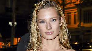 Taureau date de naissance : Ilona Smet Hallyday Pose Sans Rien Sur Son Corps Les Internautes En Redemande Ldpeople Com Less News
