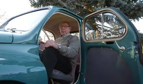 Mieux acheter et vendre votre voiture d'occasion. Limoges A 80 Ans Il Profite Des Confinements Pour Restaurer Une Renault 4 Cv Limoges 87000