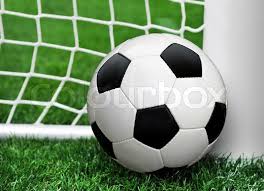 Die voraussetzung ist, dass der ball die torlinie vollständig überquert hat und dass dies im rahmen eines erlaubten manövers passiert ist. Fuss Ball Im Tor Auf Den Hintergrund Der Stock Bild Colourbox