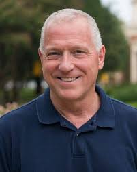 FACULTY SPOTLIGHT: join #baylormusic and Choral Activities in welcoming Dr.  Brad Holmes, Interim Conductor of the A Cappella Choir and Chamber Singers,  and Professor of Conducting, and Ms. Beth Holmes, Interim Conductor