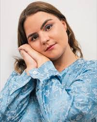 Veronica Newman's Instagram, Twitter & Facebook