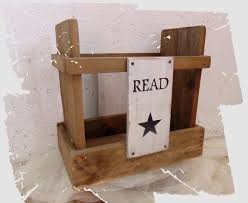 Porte Revues En Bois Brut A Poser Fabrication Artisanale Teinture Bois Decoration Palette Decoration Bois