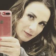 Medscape wants to make sure they are not forgotten. Tres Divorcios Dos Hijos Y Mas De 4 Noviazgos Publicos Asi Ha Sido La Vida Amorosa De Consuelo Duval Famosos Univision