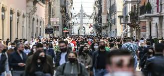 «ieri zero decessi in liguria e in tutta italia ospedali quasi completamente svuotati. Mascherine All Aperto Quando Le Toglieremo In Italia Ipotesi 1 O 5 Luglio Niente Obbligo Gia In Molti Paesi Nel Mondo