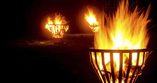 Feuerschalen Und Feuerkorbe Licht Und Warme Fur Den Garten Feuerkorb Feuerschale Feuer