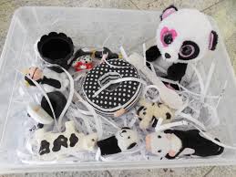Black White Images For Babies Black And White Baby Sensory Bins With Shredded Paper And Different Black And White Objects For Babies Black And White Baby Baby Room Activities Baby Sensory
